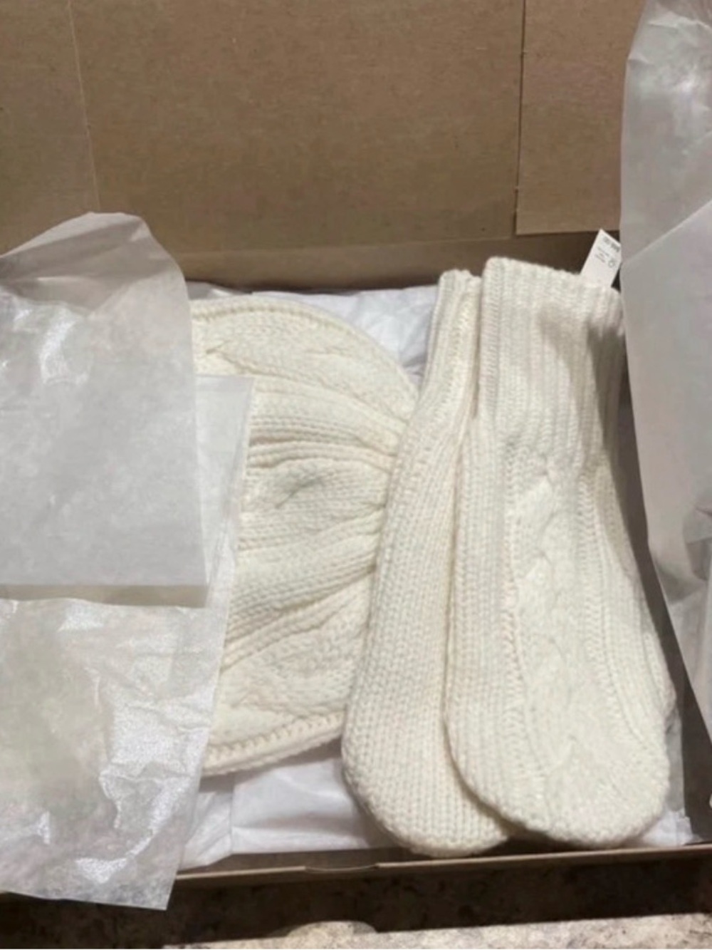 NWT Madewell J. Crew Cream Cable-Knit Beanie & Mittens Set